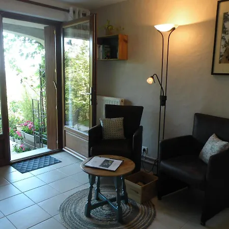 Maison Les Fraysses Couette-café 3*